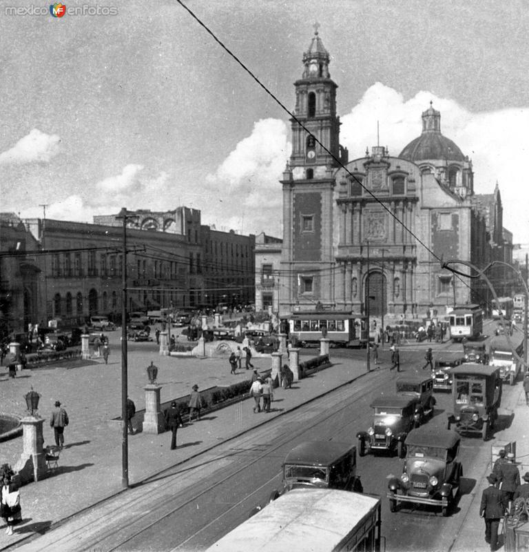 Iglesia y Plaza de Santo Domingo