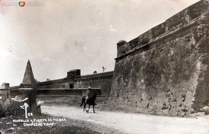 MURALLA Y PUERTA DE TIERRA