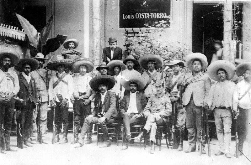 Emiliano Zapata y otros revolucionarios (Bain News Service, c. 1914)