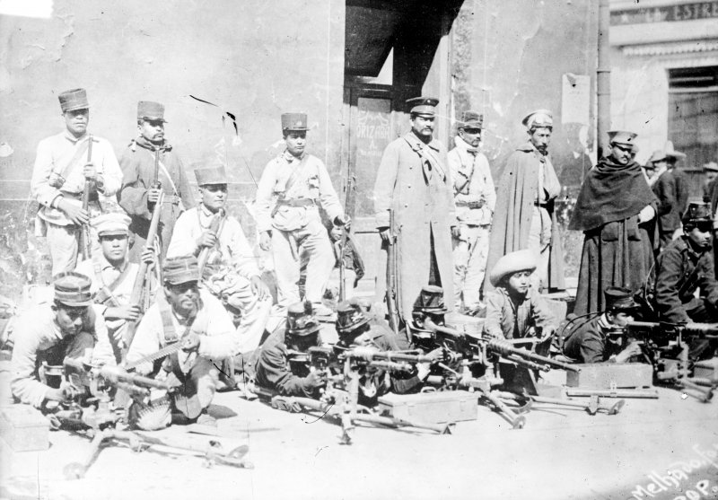 Francotiradores del ejército federal durante la Decena Trágica (Bain News Service, 1913)