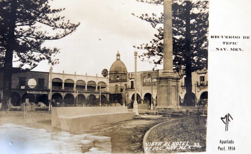 PLAZA E IGLESIA