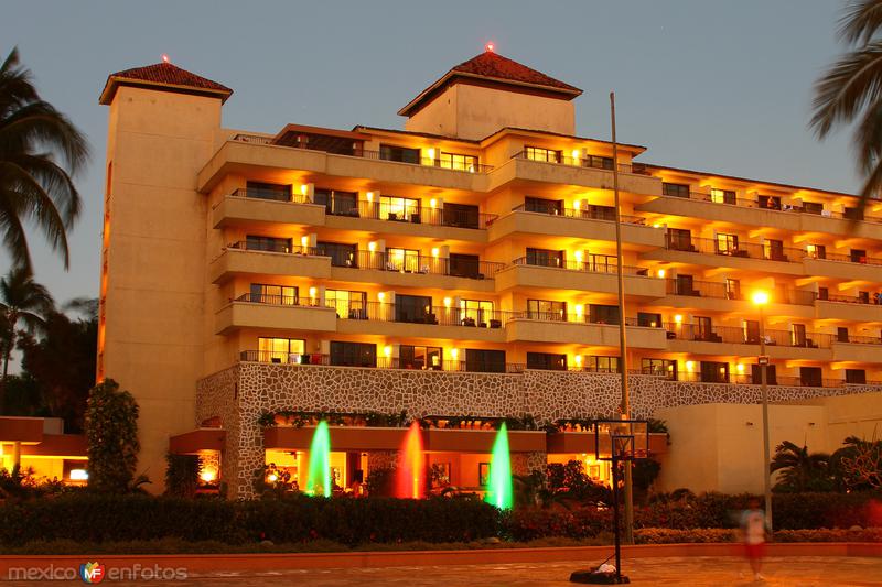 ATARDECIENDO EN PUERTO VALLARTA 2014