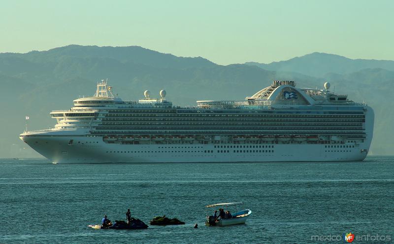 CRUCERO TURISTICO 2014