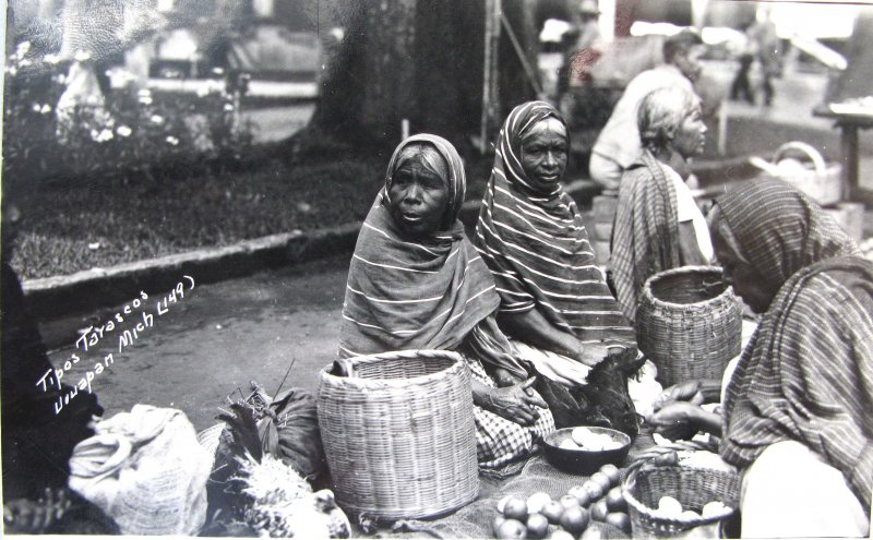 TIPOS MEXICANOS VENDEDORA DE LEGUMBRES