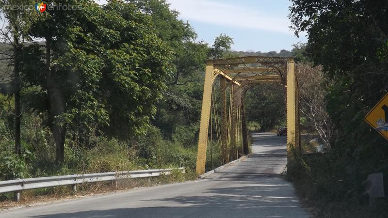 Puente de Hierro sobre el Río Yautepec. Diciembre/2014