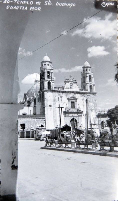 IGLESIA Y PLAZA