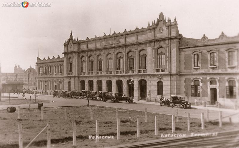 Estación del Ferrocarril y Hotel Terminal