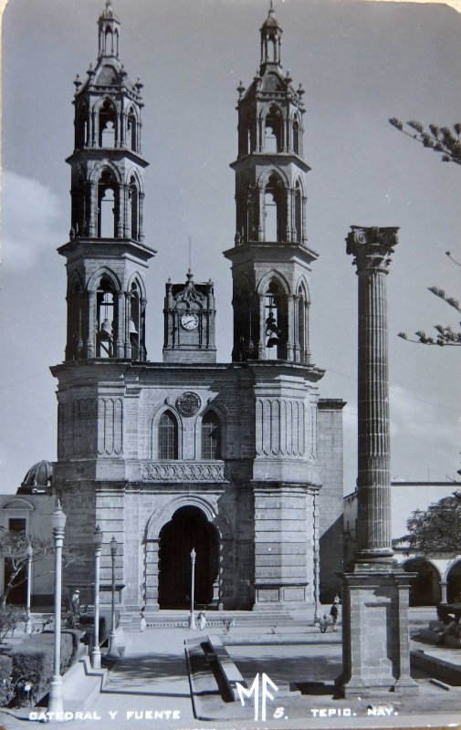 LA FUENTE Y La catedral