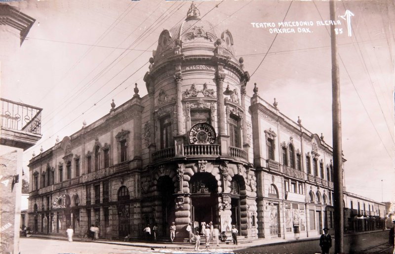 TEATRO MACEDONIO ALCALA