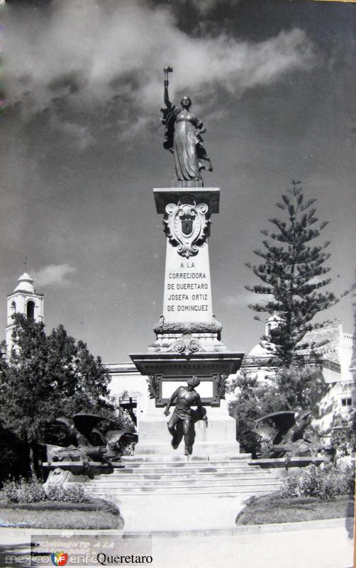 MONUMENTO A LA CORREGIDORA