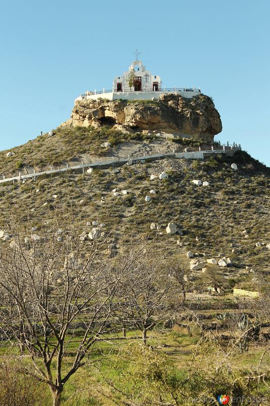 IGLESIA DEL SANTO MADERO EN PARRAS DE LA FUENTE 2015