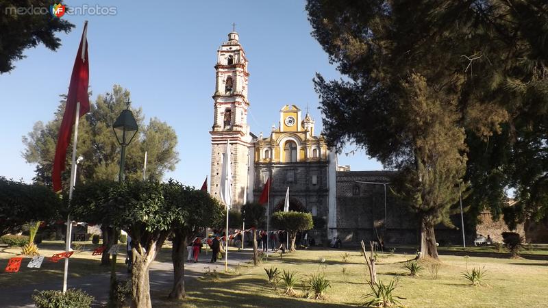 Atrio y Parroquia de Santa Cruz Tlaxcala. Marzo/2015