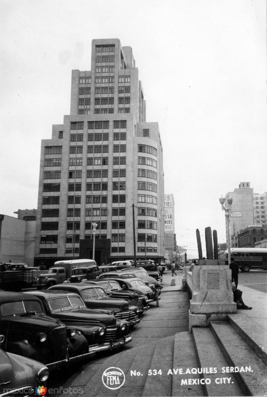 Edificio La Mariscala, en Eje Central Lázaro Cárdenas y Avenida Hidalgo