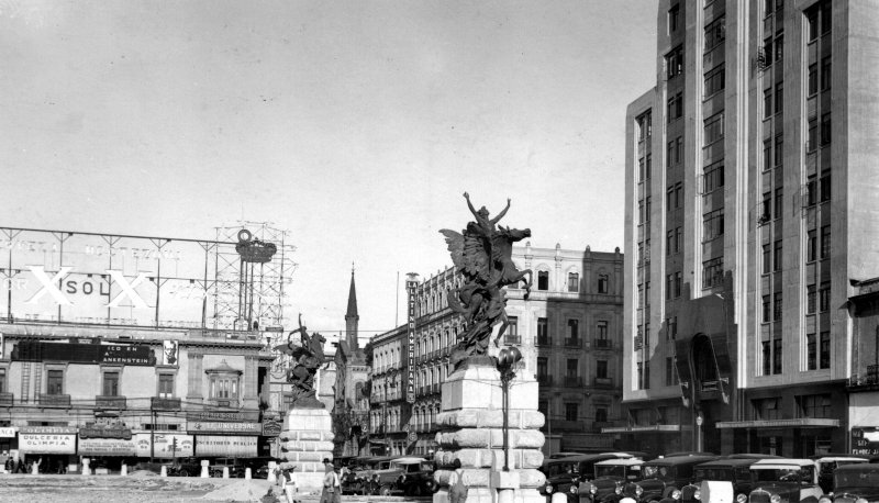 Pegaso frente al Palacio de Bellas Artes