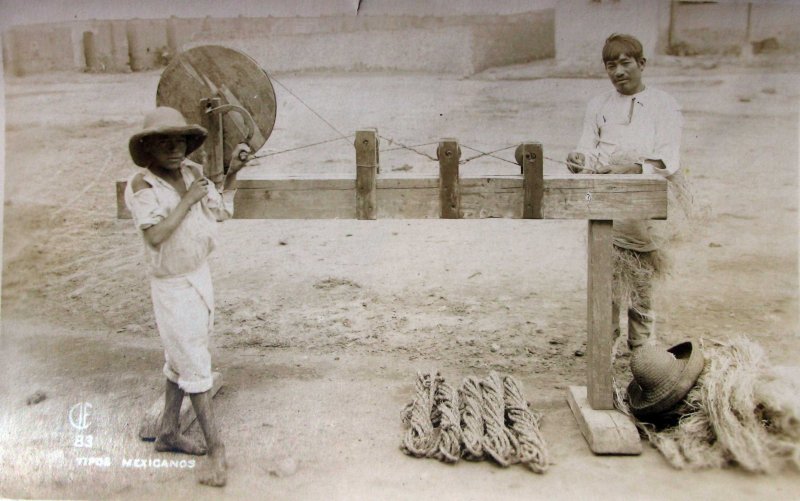 TIPOS MEXICANOS Trabajando el Ixtle 1930