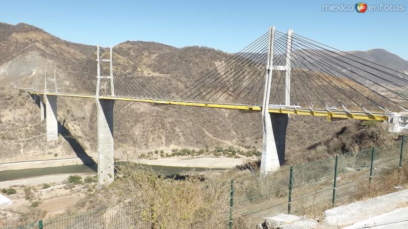 Puente Mezcala en la autopista del Sol. Marzo/2015