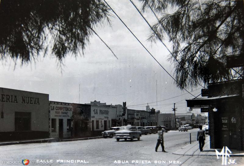 PANORAMA CALLE PRINCIPAL 1945