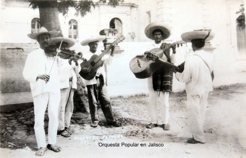 TIPOS MEXICANOS Mariachi