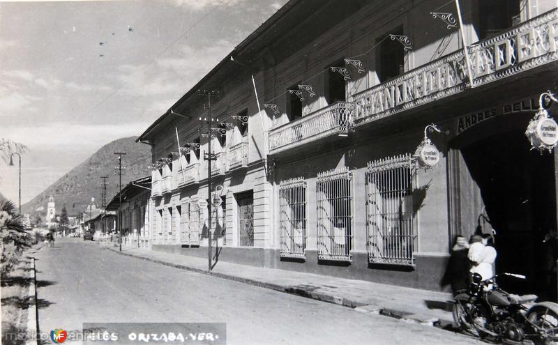 ESCENA CALLEJERA