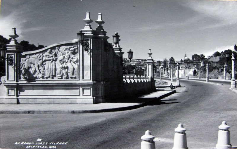 AVENIDA RAMON LOPEZ VELARDE