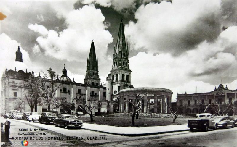 ROTONDA DE LOS HOMBRES ILUSTRES Y CATEDRAL