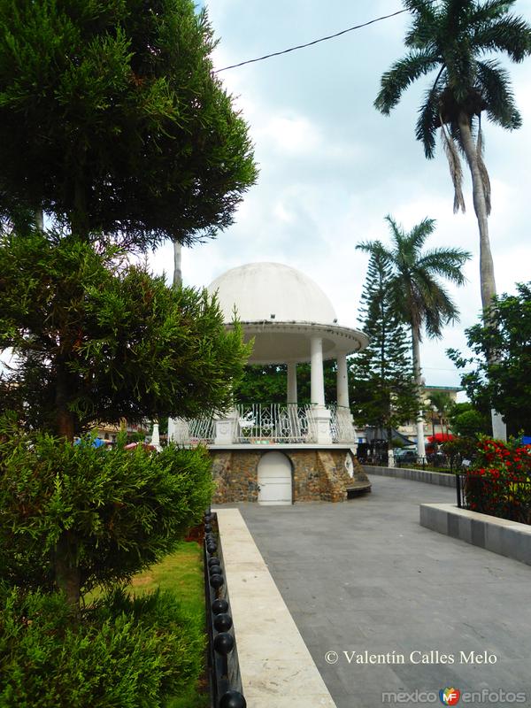 Kiosko en la plaza principal de Tempoal