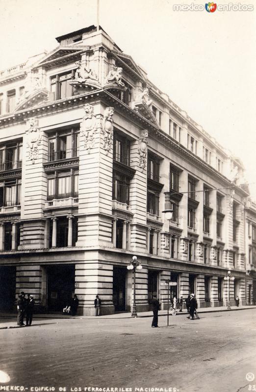 Edificio de los Ferrocarriles Nacionales