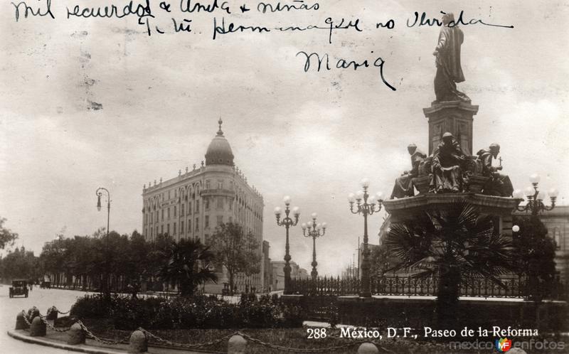 Monumento a Colón y Hotel Imperial en el Paseo de la Reforma