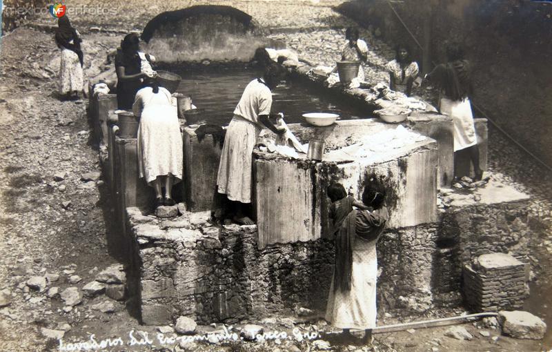 TIPOS MEXICANOS LAVANDERAS DEL EXCONVENTO