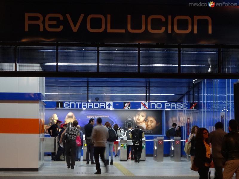 Metro Revolución