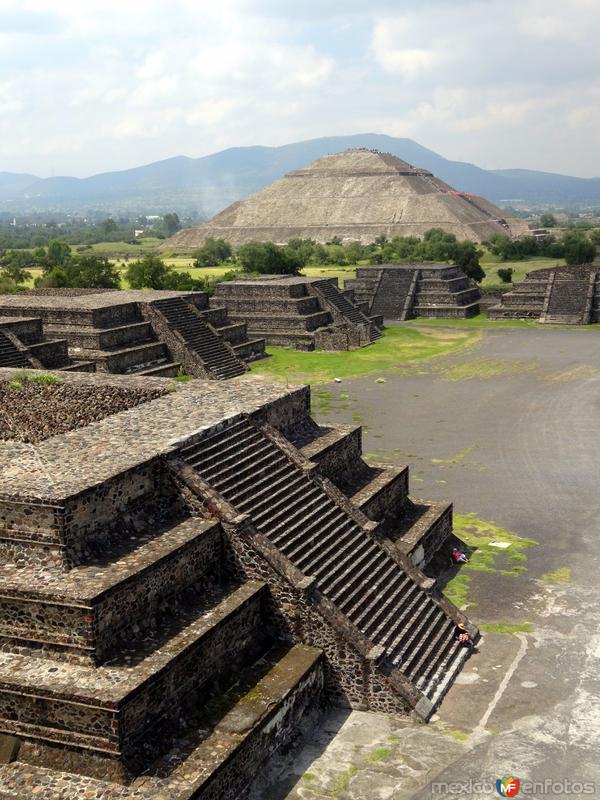 Edificios en la Plaza de la Luna