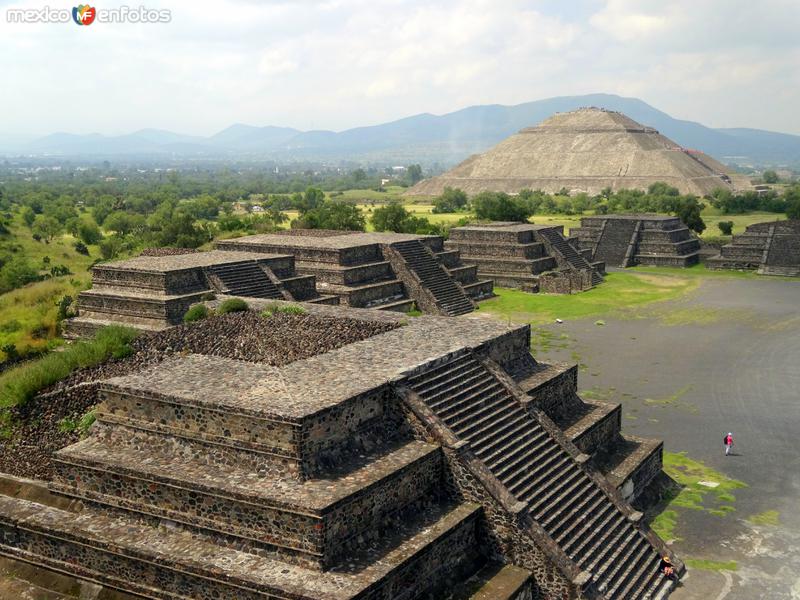 Edificios en la Plaza de la Luna