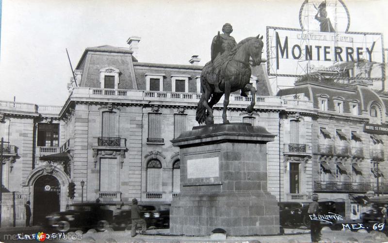 MONUMENTO A CARLOS VI Mexico D F