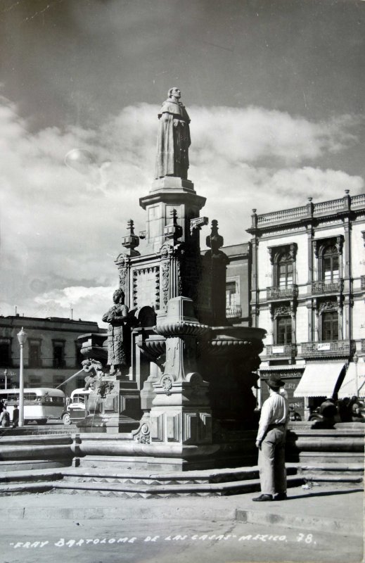 MONUMENTO A FRAY BARTOLOME DE LAS CASAS Mexico D F