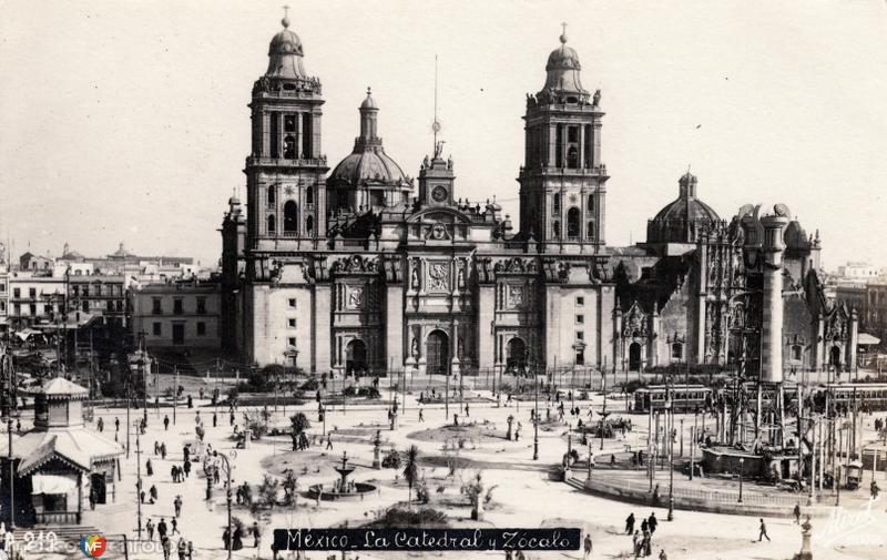 Catedral y Zócalo (1916)