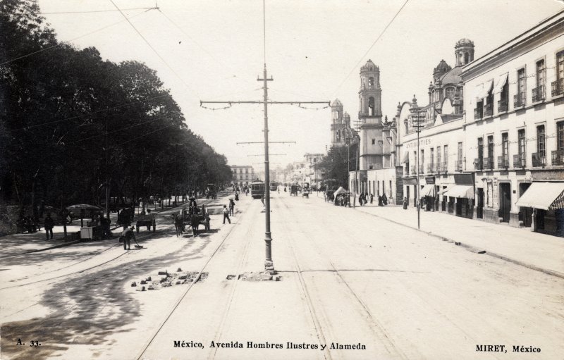 Avenida Hombres Ilustres y Alameda Central