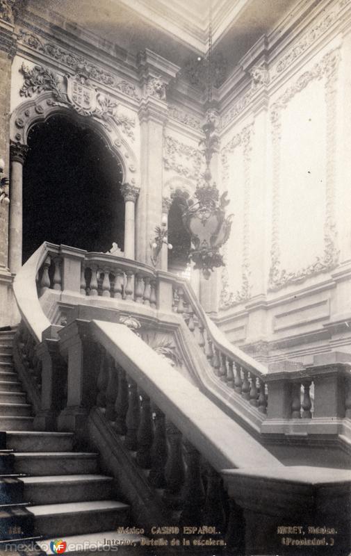 Detalle de la escalera del Casino Español