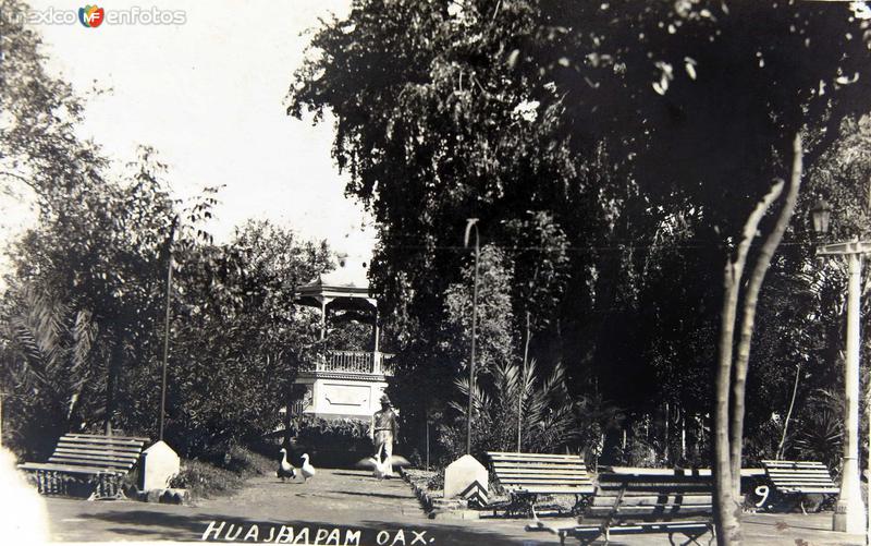 KIOSKO Y PLAZA