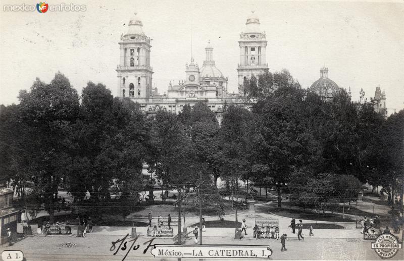 Zócalo y Catedral Metropolitana