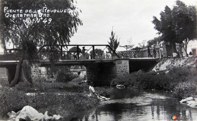 PUENTE DE LA REVOLUCION