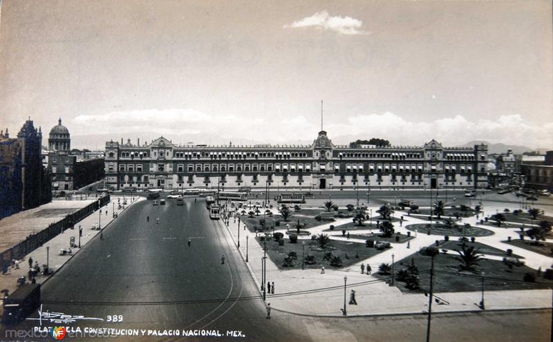 EL PALACIO NACIONALY LA PLAZA DE LA CONSTITUCION