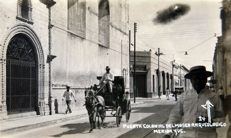 PUERTA COLONIAL DEL MUSEO ARQUEOLOGICO