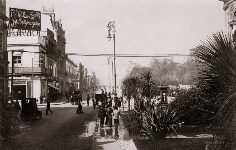 Jardín Guardiola y Avenida Juárez