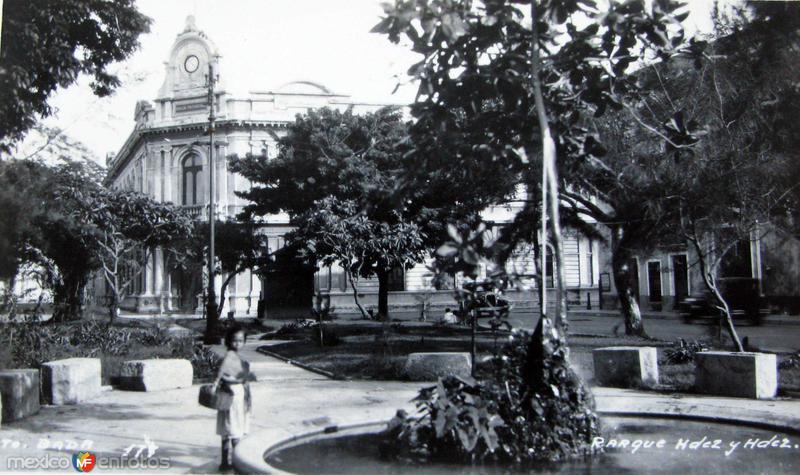 PARQUE HERNANDEZ Y HERNANDEZ