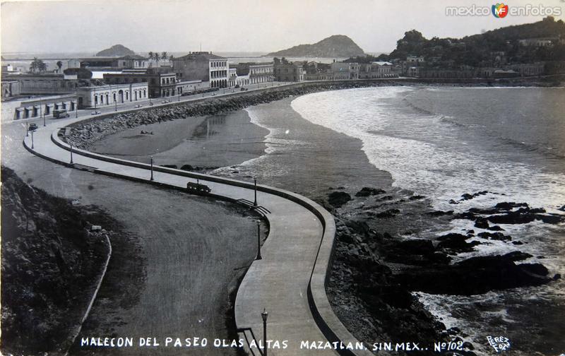 MALECON Y OLAS ALTAS