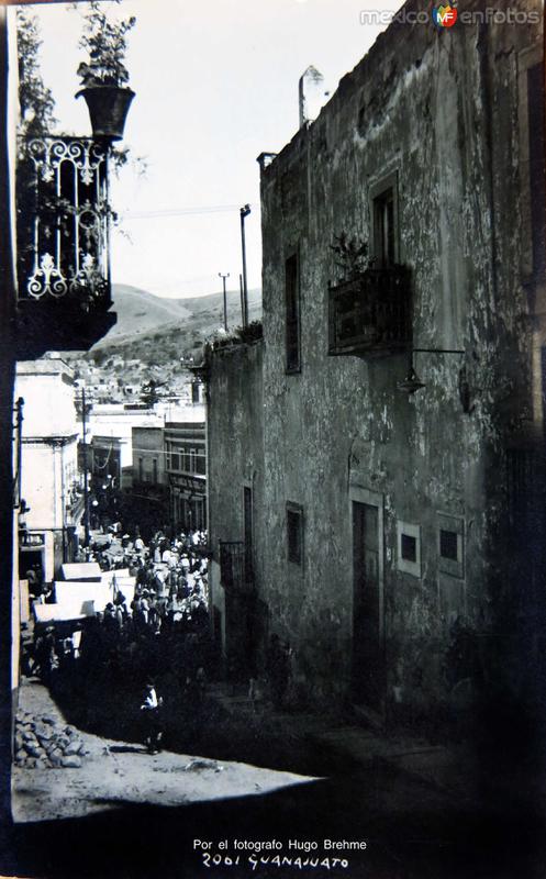 ESCENA CALLEJERA