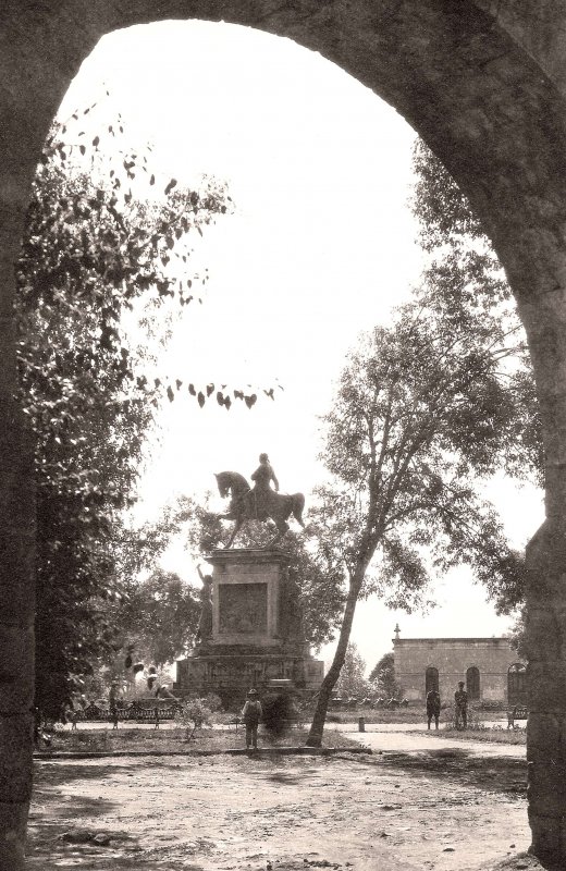 Morelia, Monumento Ecuestre a Morelos, 1918