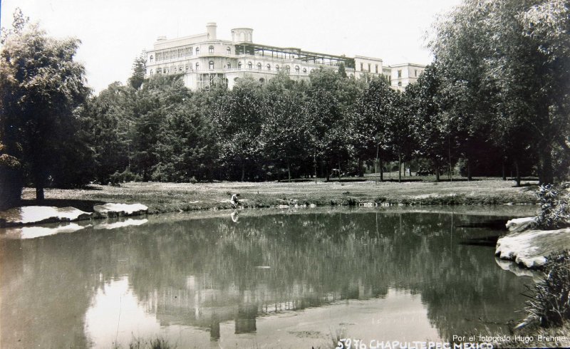 LAGO DE CHAPULTEPEC Por el fotografo Hugo Brehme