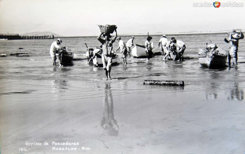 Tipos mexicanos arribo de pescadores