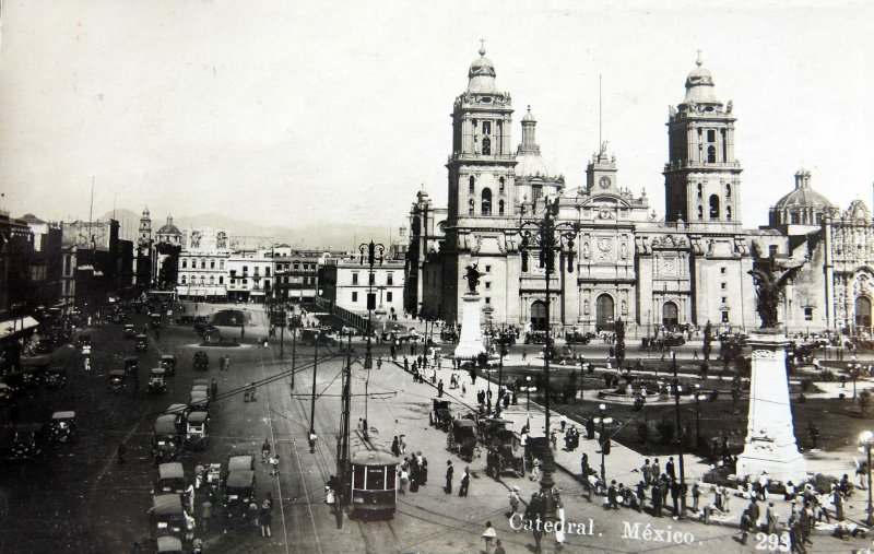 La catedral Metropolitana en 1925